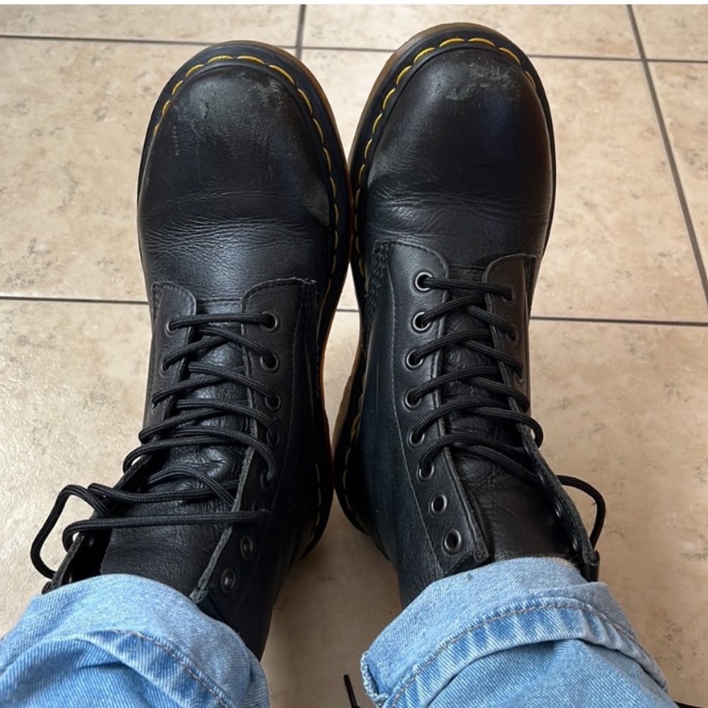 Doc Martens The Original Air Wair With Bouncing Soles Women’s Size 8 Black